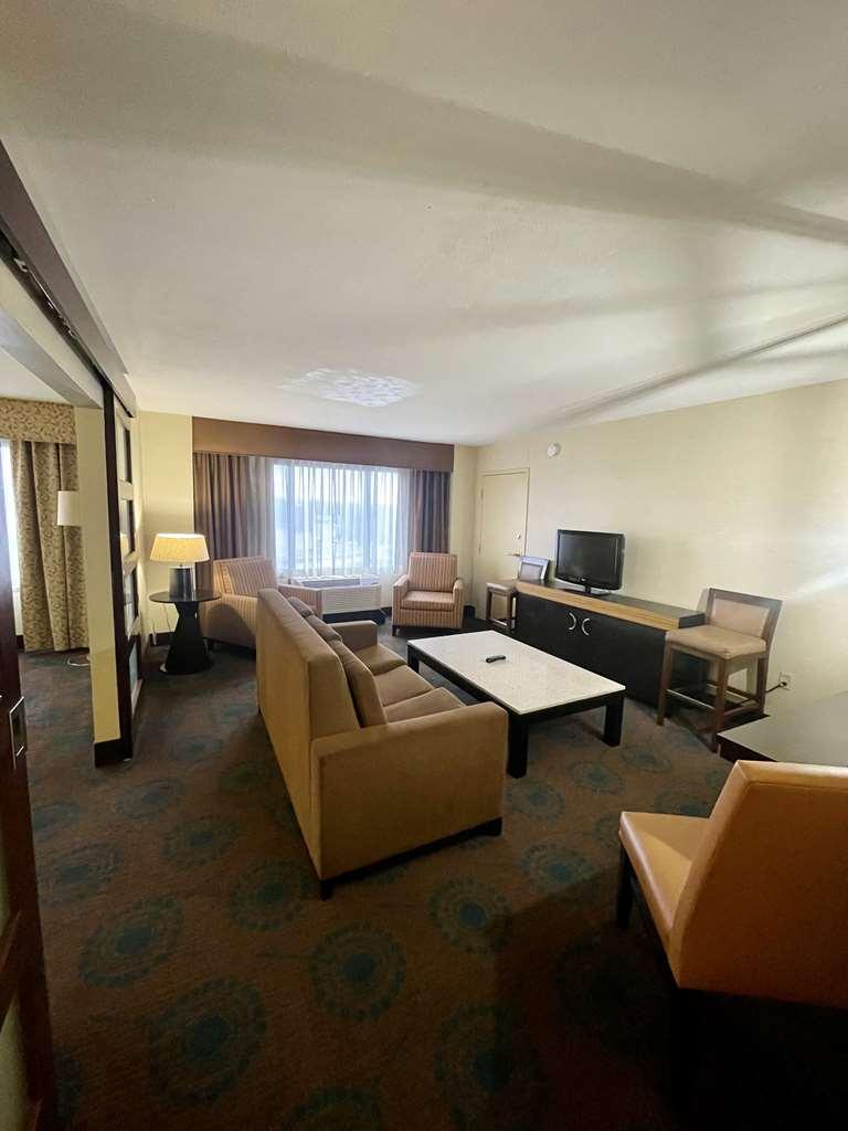Claymont Brandywine Plaza Hotel חדר תמונה